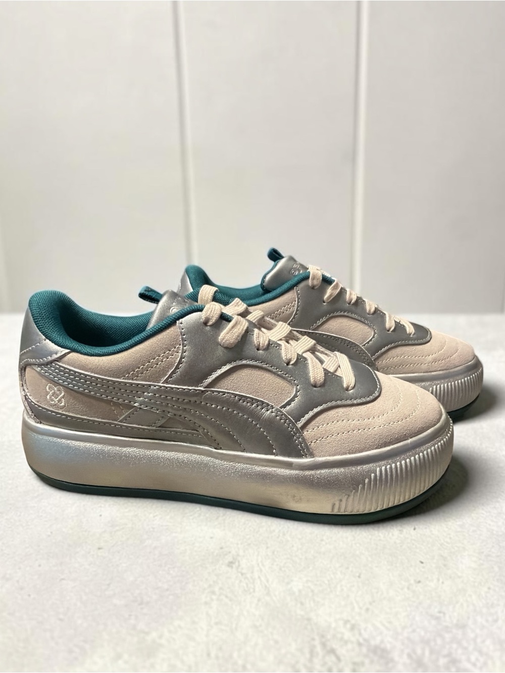 Puma Beige and Teal Women's Sneakers - Picture 3 of 6